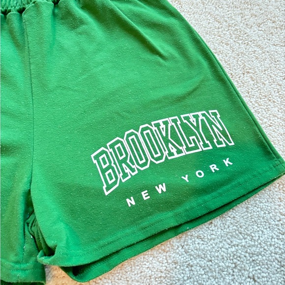 Green shorts - Picture 2 of 3